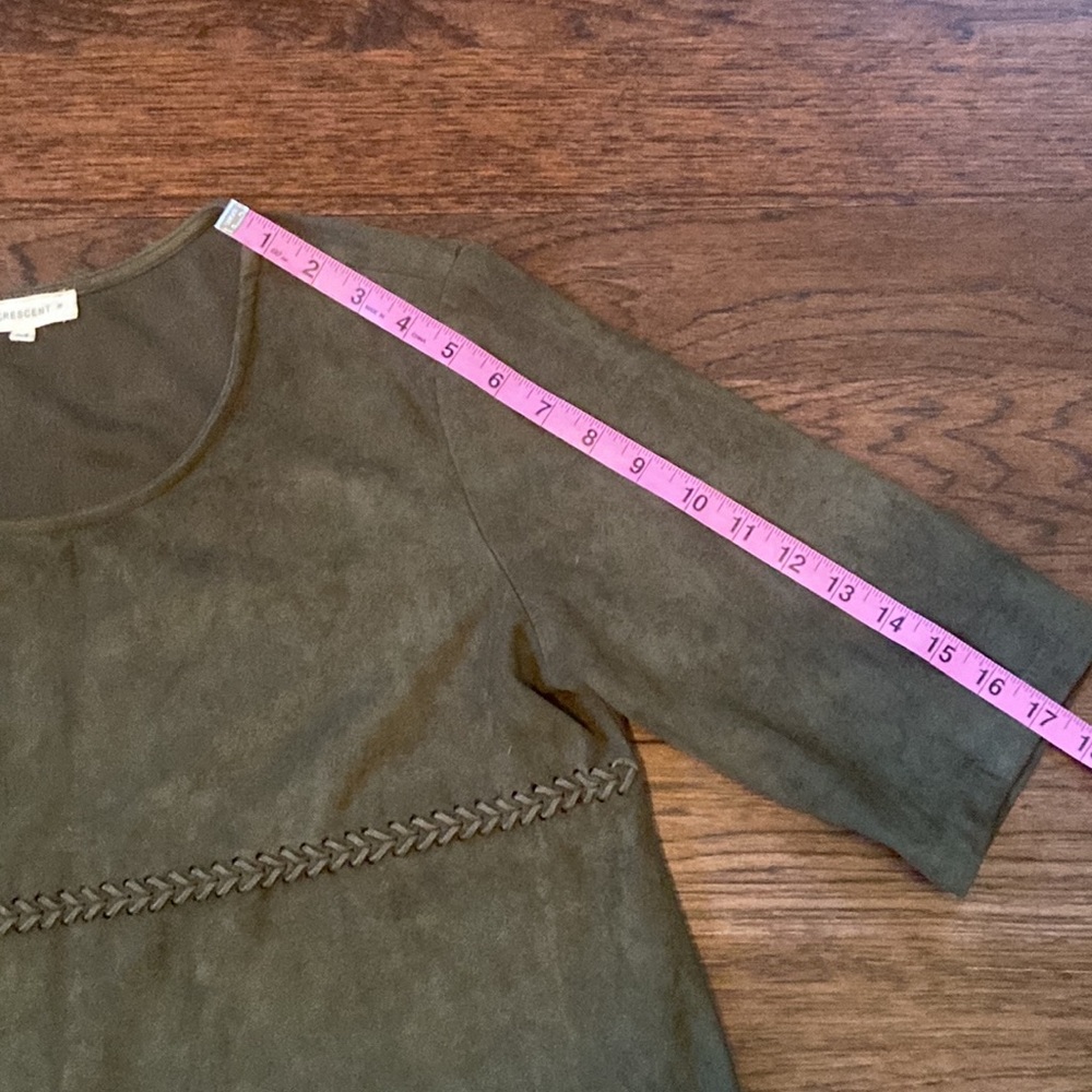 Crescent Olive Green Fringe Top - Picture 5 of 6
